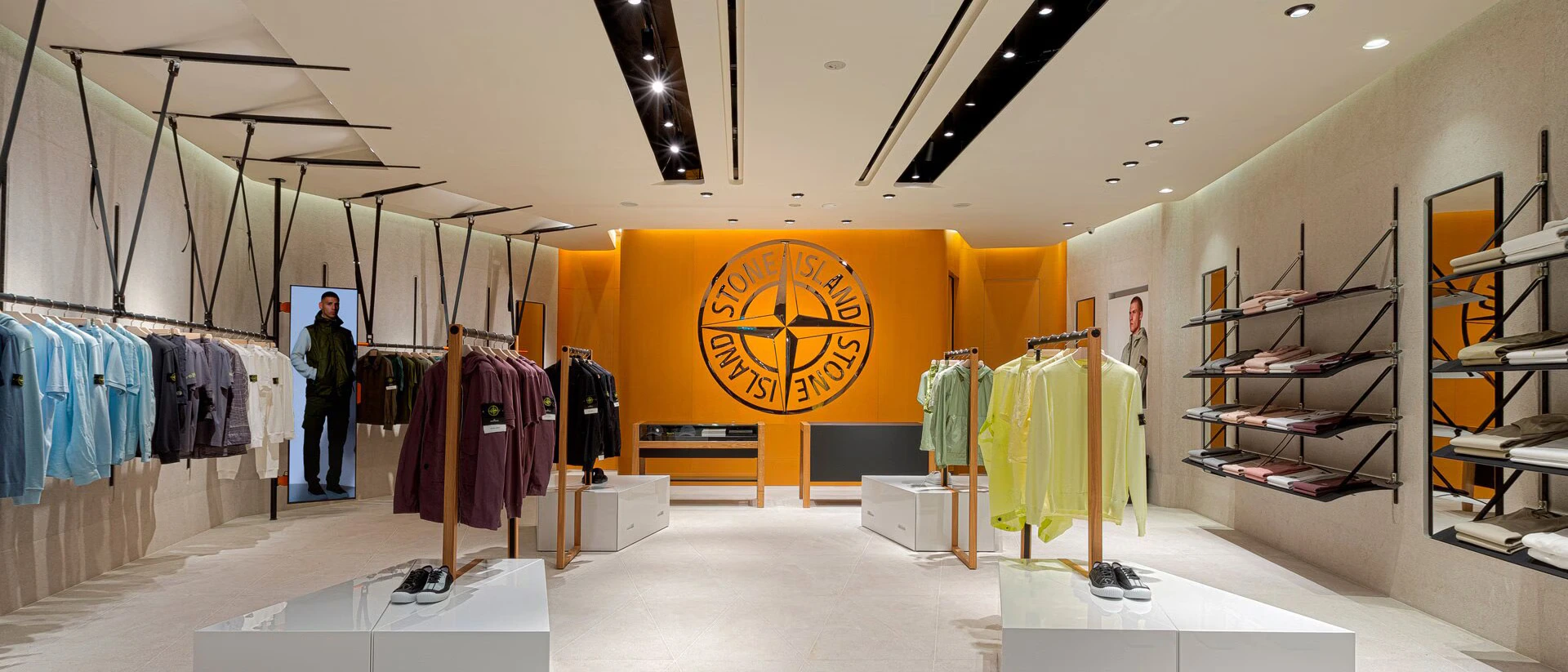 Banner 1 - Stone Island Schweiz