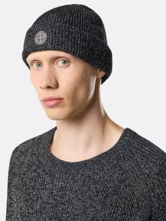 Beanie mit reflektierender Beschichtung und Compass-Patch