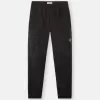 Cargohose mit normaler, konischer Passform und Reißverschlusstaschen.