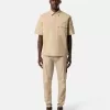 Cargohose mit normaler, konischer Passform und Reißverschlusstaschen.