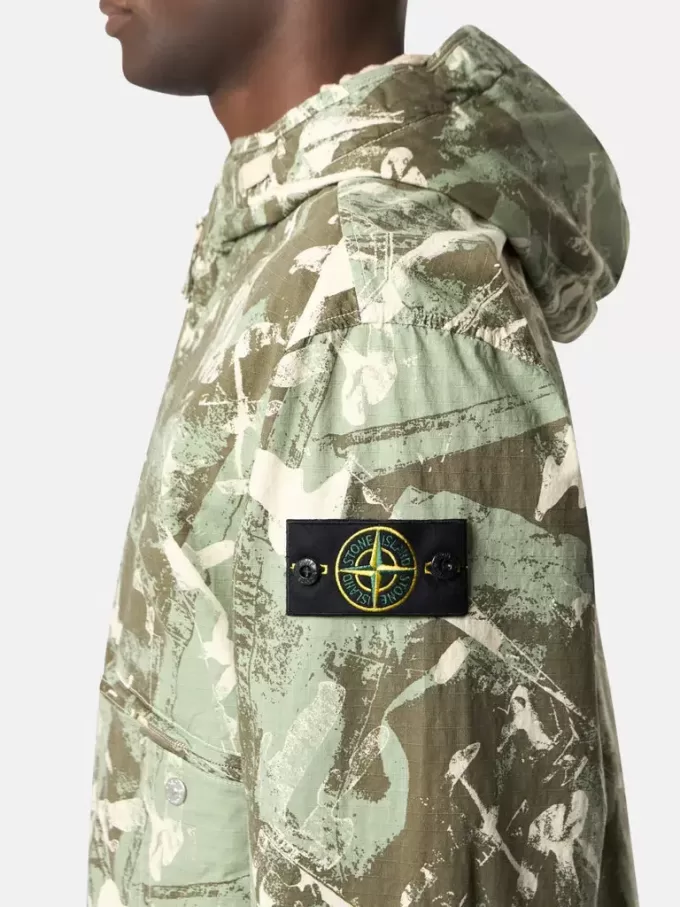 Kapuzenjacke mit Camouflage-Print und Anti-Drop-Beschichtung