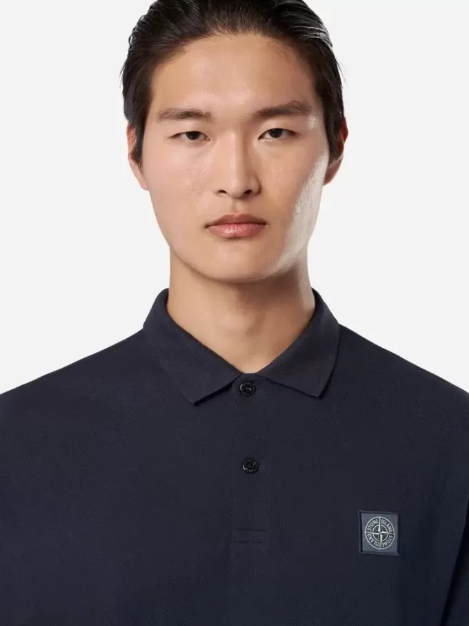 Kurzärmeliges Polohemd in regulärer Passform mit Kompass-Aufnäher