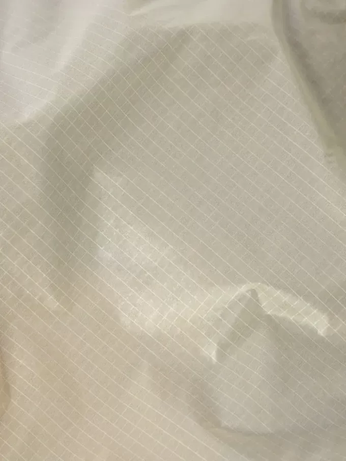 Leichte Kapuzenjacke mit Anti-Drop- und reflektierenden Details