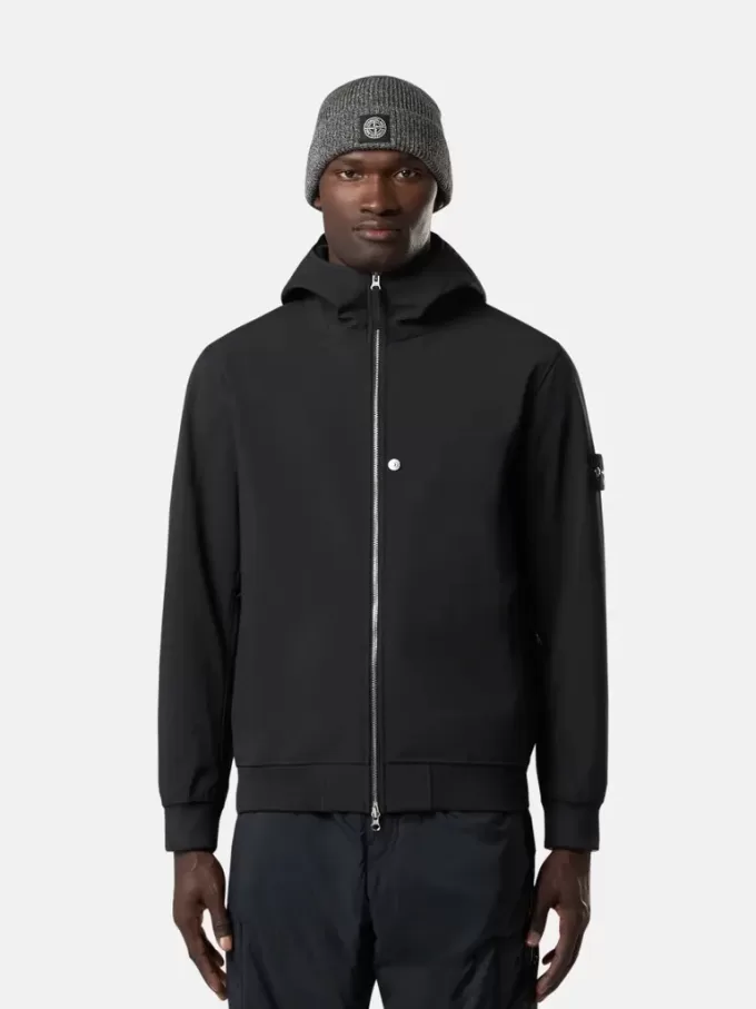 Leichte Kapuzenjacke mit wetterfester Membran