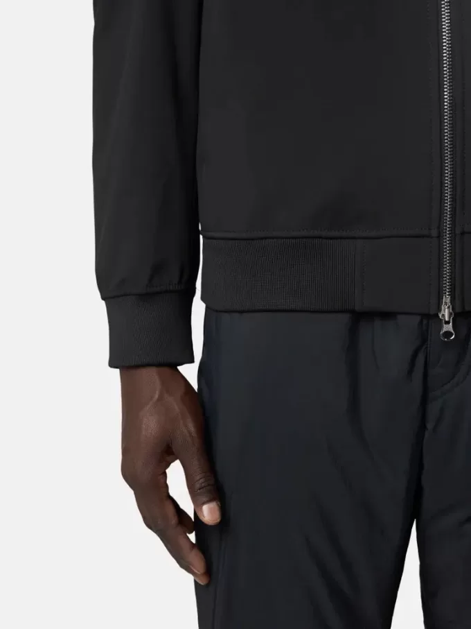 Leichte Kapuzenjacke mit wetterfester Membran
