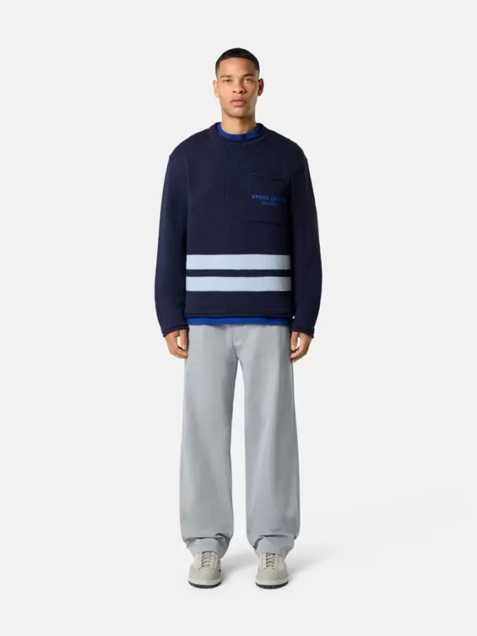 Pullover mit Rundhalsausschnitt, Brusttasche und Aufdruck