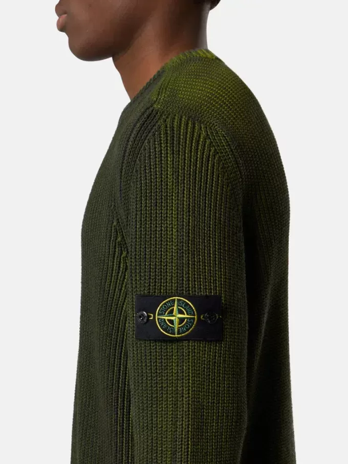 Pullover mit Rundhalsausschnitt, zweifarbigem Sprühmuster und Fischerrippen