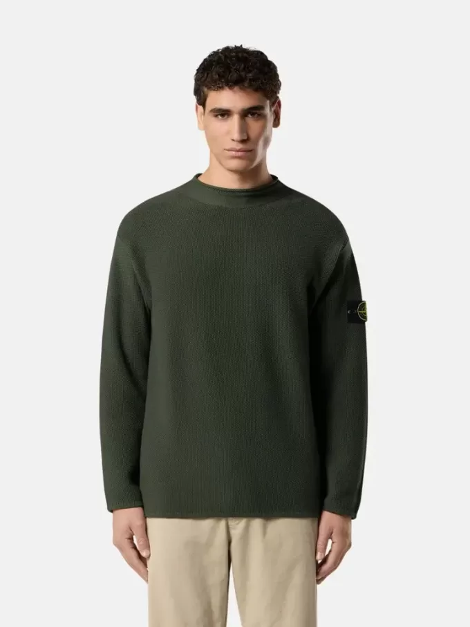 Pullover mit Stehkragen und Ziernähten