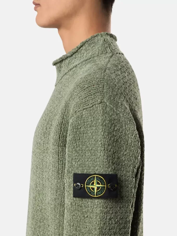 Pullover mit Stehkragen und Ziernähten