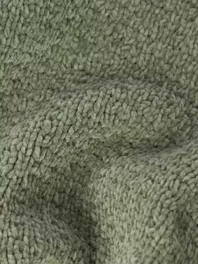 Pullover mit Stehkragen und Ziernähten