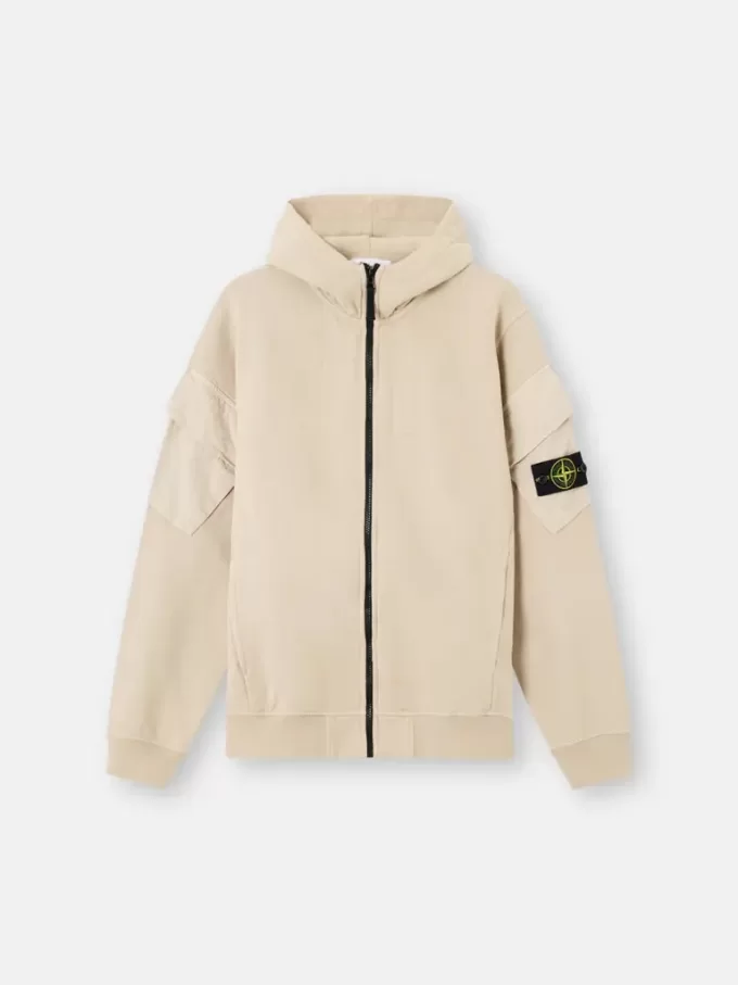 Regular-Fit-Sweatshirt mit Kapuze und Reißverschluss sowie Ärmeltaschen.