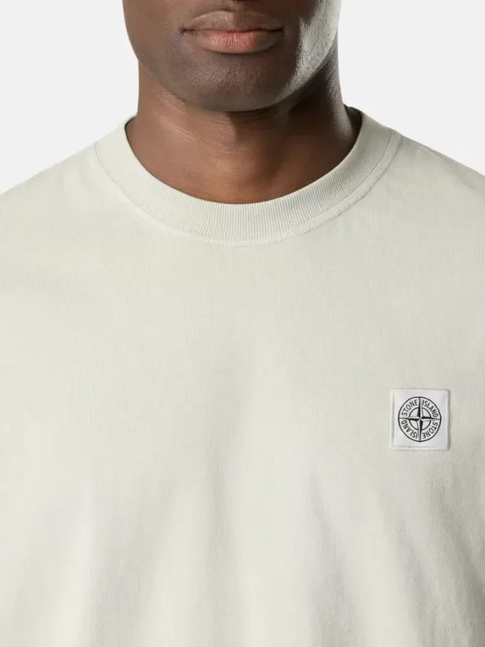 Regular-Fit-T-Shirt mit kurzen Ärmeln und Compass-Patch