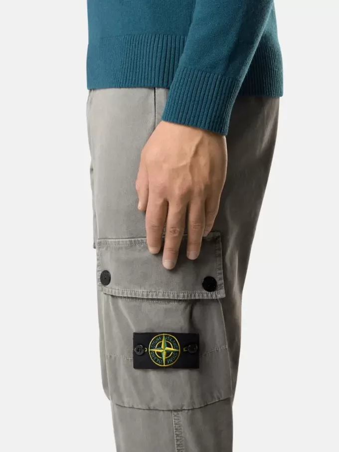 Schmal geschnittene Cargohose mit Reißverschlusstaschen