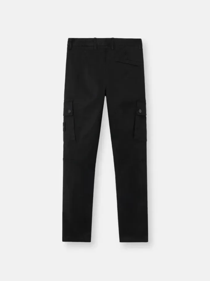 Schmal geschnittene Cargohose mit Reißverschlusstaschen