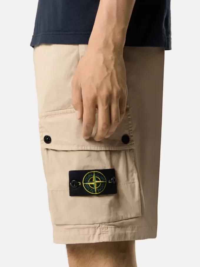 Slim-Fit-Bermudashorts mit Reißverschlusstaschen