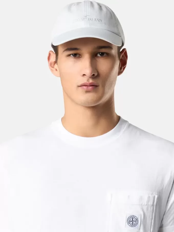 Slim-Fit-T-Shirt mit kurzen Ärmeln und Kompass-Aufnäher