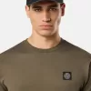 Slim-Fit-T-Shirt mit kurzen Ärmeln und Kompass-Aufnäher
