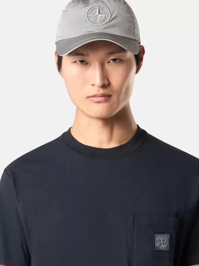 Slim-Fit-T-Shirt mit kurzen Ärmeln und Kompass-Aufnäher