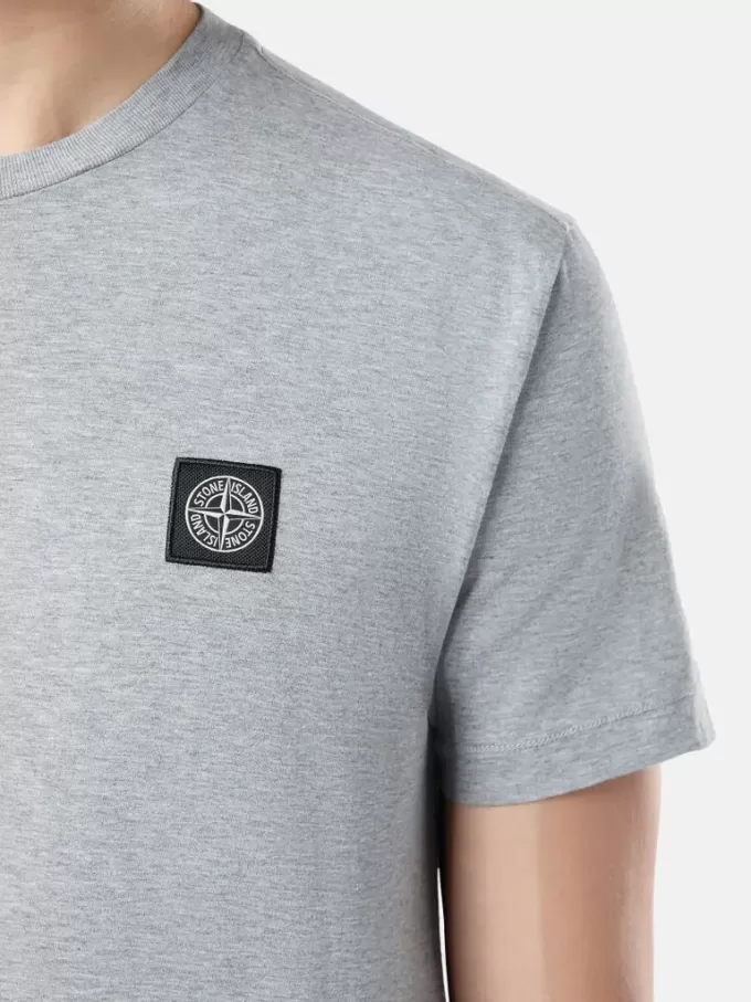 Slim-Fit-T-Shirt mit kurzen Ärmeln und Kompass-Aufnäher