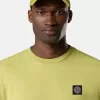 Slim-Fit-T-Shirt mit kurzen Ärmeln und Kompass-Aufnäher