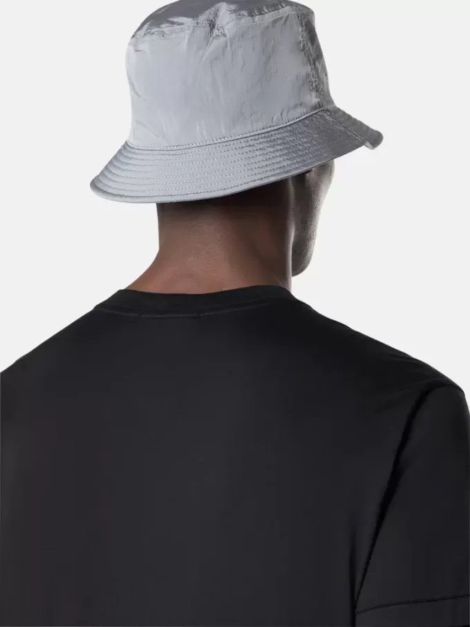 Slim-Fit-T-Shirt mit kurzen Ärmeln und Kompass-Aufnäher