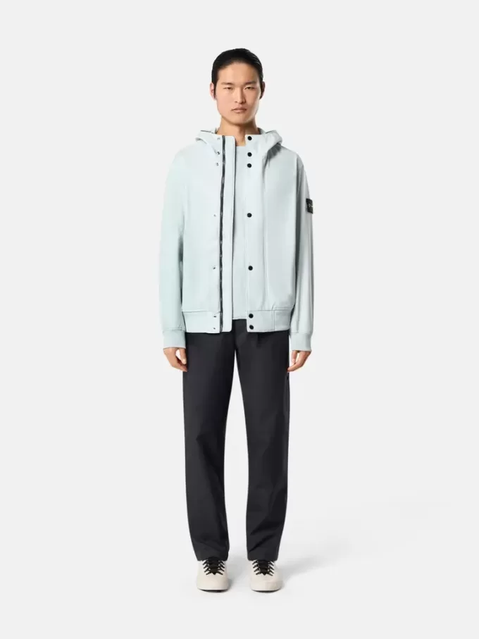 Wind- und wasserabweisende Kapuzenjacke